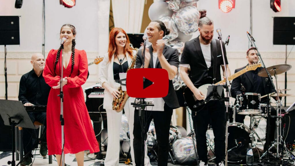 The full band show