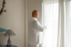 η προετοιμασία του γαμπρού photoshooting groom